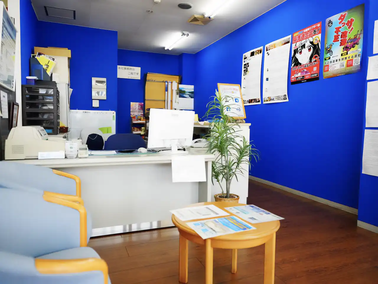 ㈱東北安全ガラス ボルボ事業部の店舗内