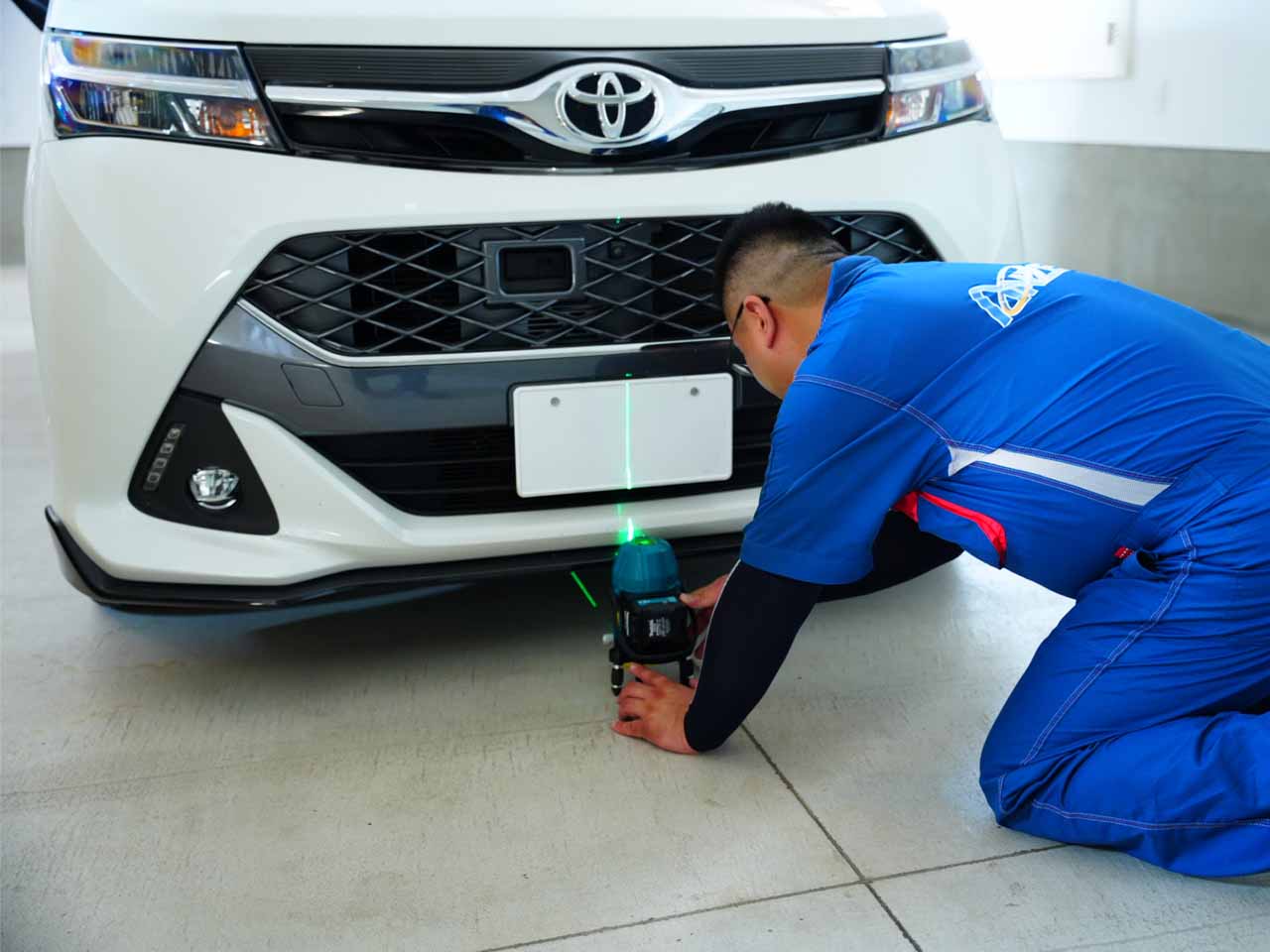 レーザー墨出し器を使っての調整
