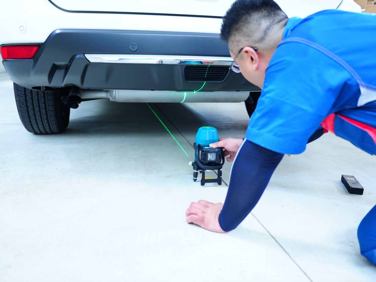 レーザー墨出し器を使っての調整
