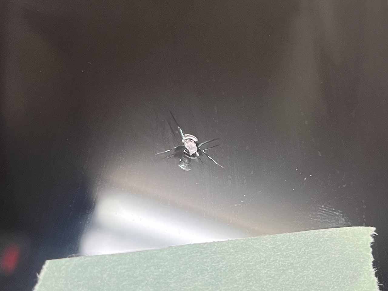 フロントガラスに付いたキズ