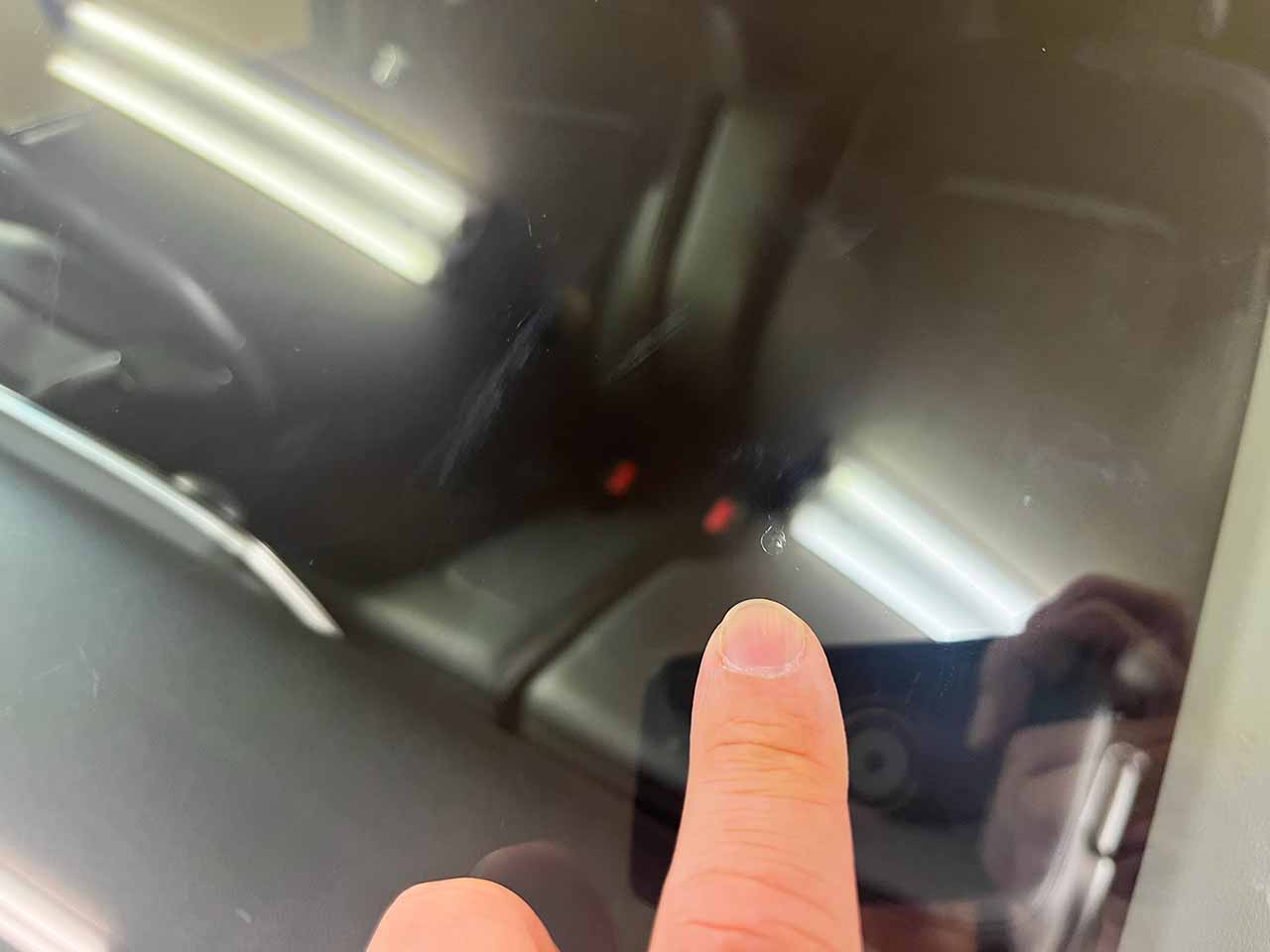 僅かな衝撃点だけは残るが、綺麗な仕上がり。