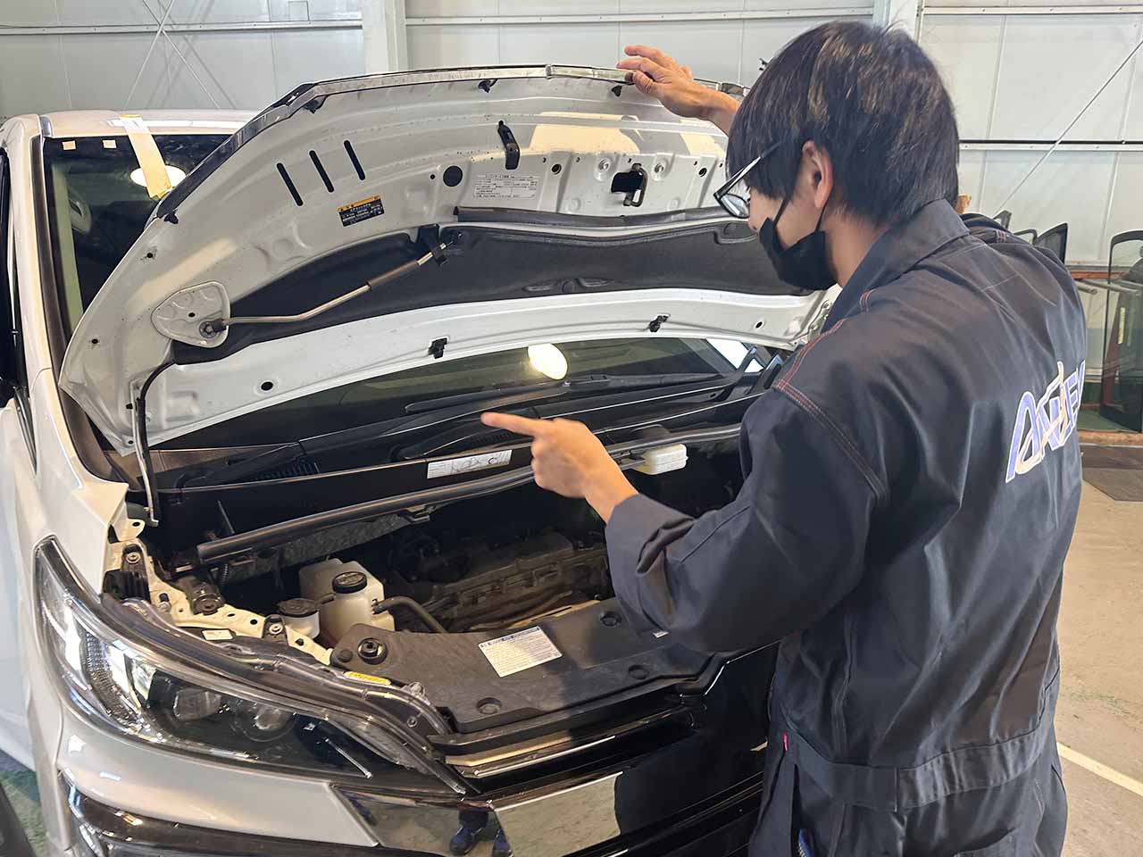 車をチェックしながら指差しで最終確認